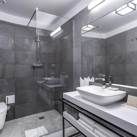 Mountain 5* فندق كارباش